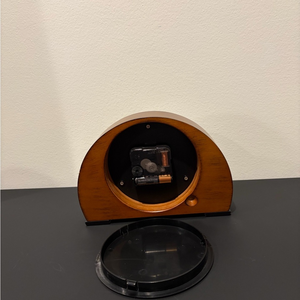 Bulova Brown and Black Arch Mantel Clock - Picture 4 of 5